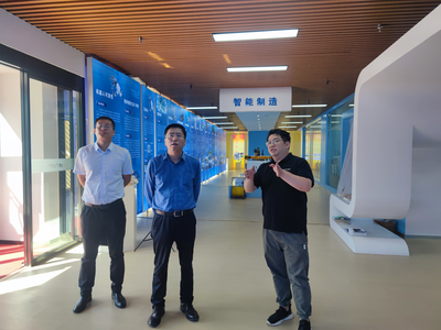 沧州市工信局领导莅临我校国家大学科技园参观调研